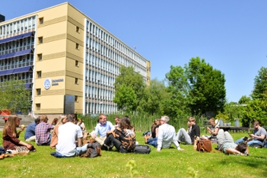 Chillen op de campus, Pieter de la Courtgebouw