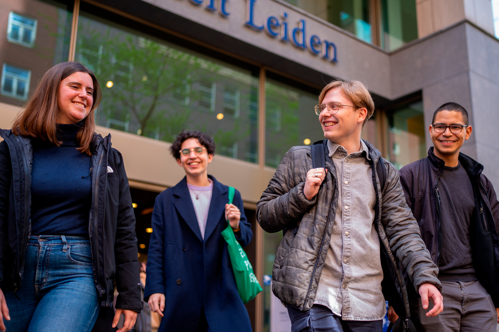 Students walking outside Wijnhaven