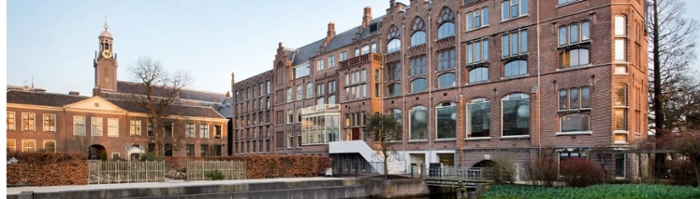 PJ Veth en Academiegebouw Leiden gezien vanuit de Hortus Botanicus