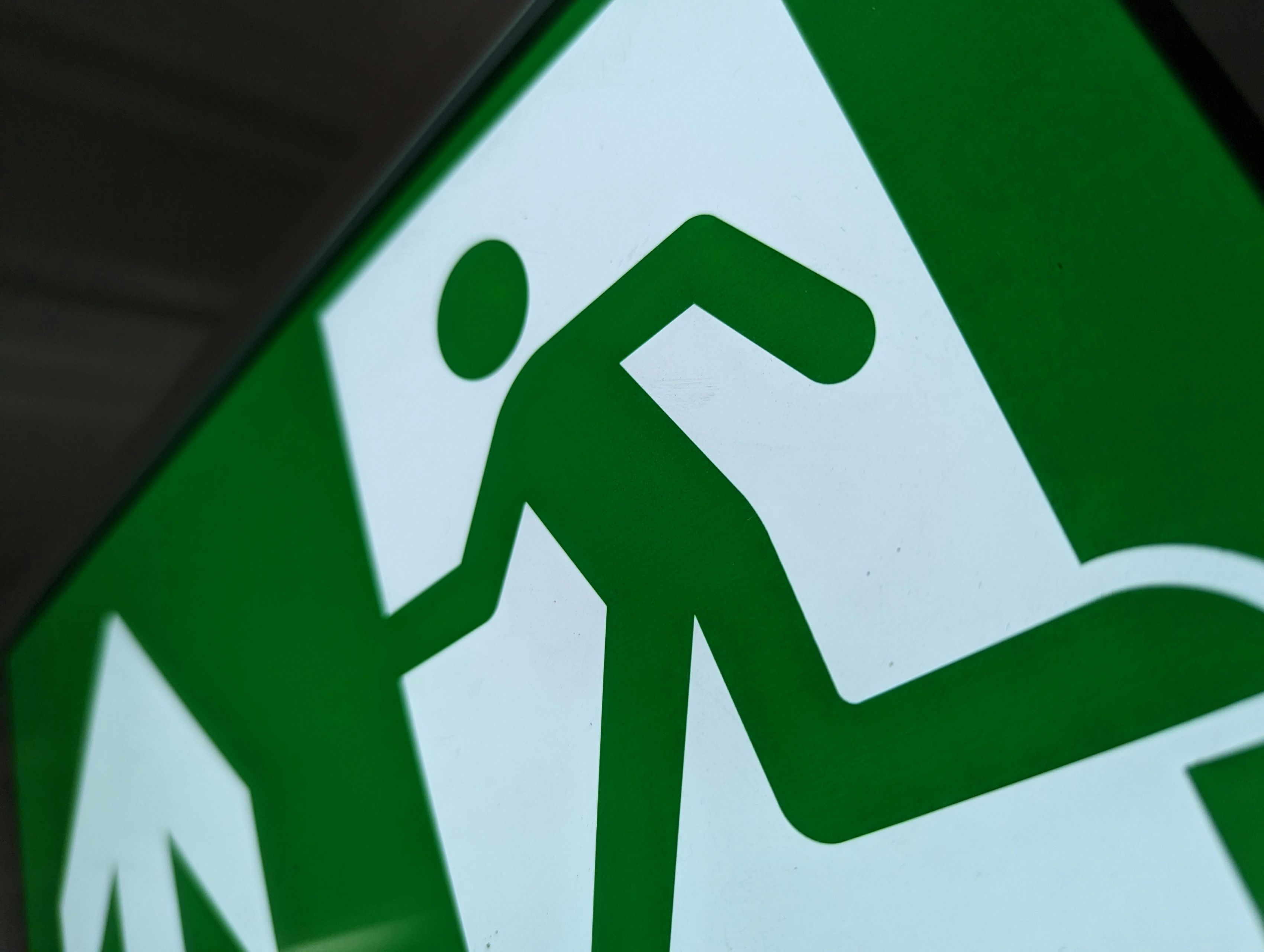 Bedrijven nemen geen risico en halen personeel terug uit Golfregio