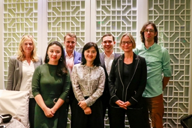 An informal dinner with Leiden alumni living in Beijing was part of the programme.