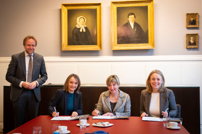 Universiteit Leiden en Unicef verlengen samenwerking op het gebied van kinderrechten.