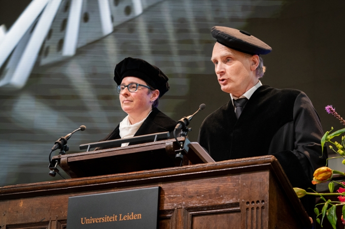 First every joint dies lecture: professors Bibi van den Berg and Aske Plaat.