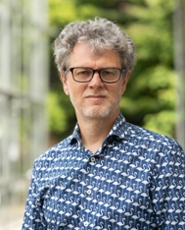 A portrait photo of Jeroen Windmeijer.