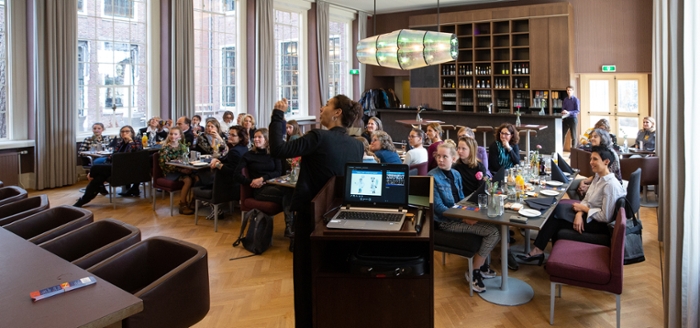 Judi Mesman vertelt over onze ingebakken gedachten over de rol van man en vrouw.