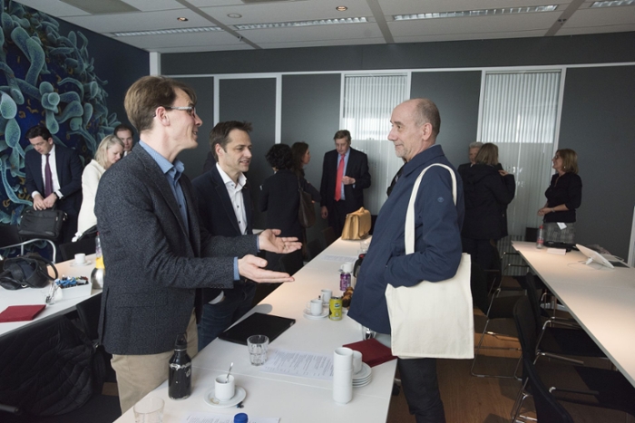 Paquet was onder de indruk van de kracht van de samenwerkingen tussen universiteit en bedrijven op het Bio Science Park.