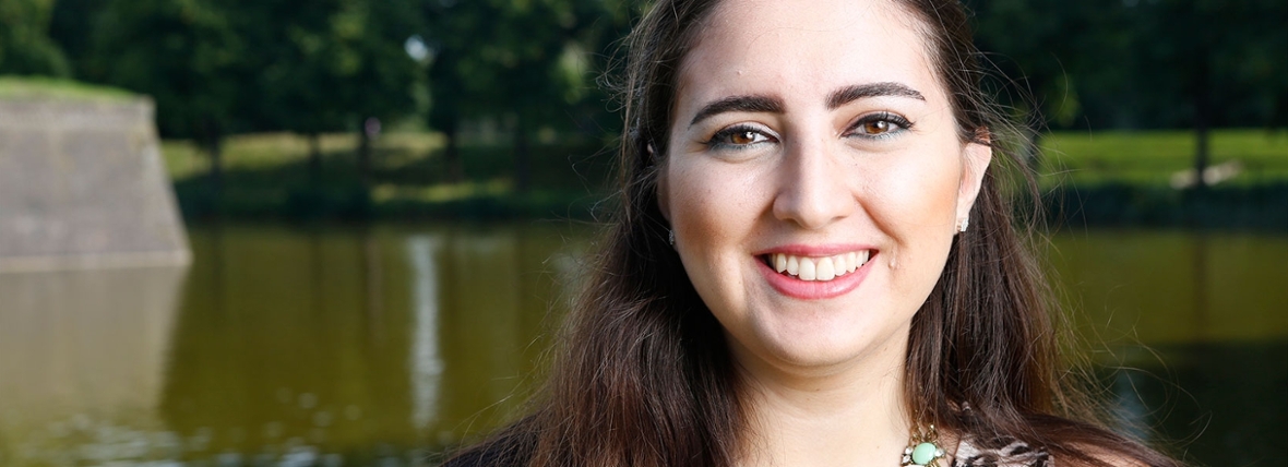 Siham vluchtte uit Syrië en studeert nu International Studies aan de Universiteit Leiden. Foto: Venus Veldhoen