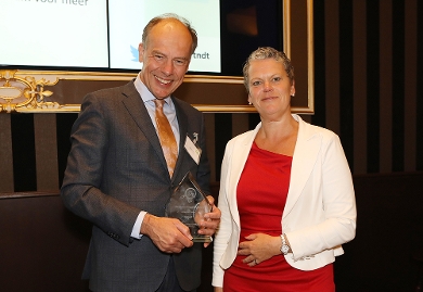 Rector Magnificus Carel Stolker and Caroline Princen, chair of the Monitoring Committee