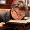 Jan van Dijkhuizen zit altijd met zijn neus in de boeken.
