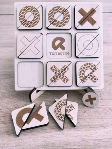 Quantum Tic Tac Toe, the boardgame