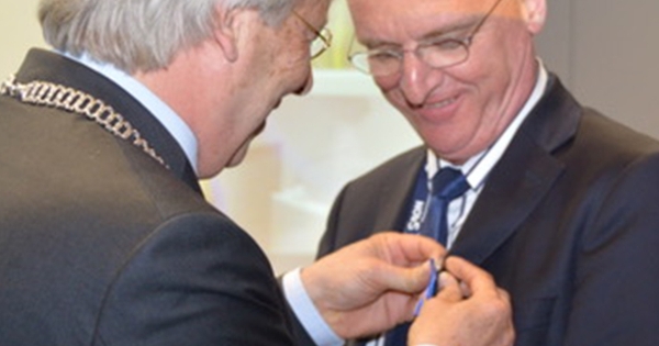 Royal honour for astronomer Tim de Zeeuw Leiden University