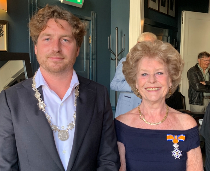 Deputy Major of Amsterdam Reinier van Dantzig and emeritus professor Liesbeth Eurelings-Bontekoe