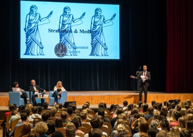 Moderator Jeroen ten Voorde (rechts)