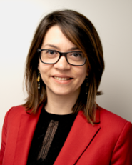 Portret Adina Akbik