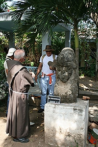Figure 4: Discussion with Franciscan school director on sculpture in the school yard (Juigalpa, Nicaragua)
